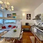 아파트 Art District Loft